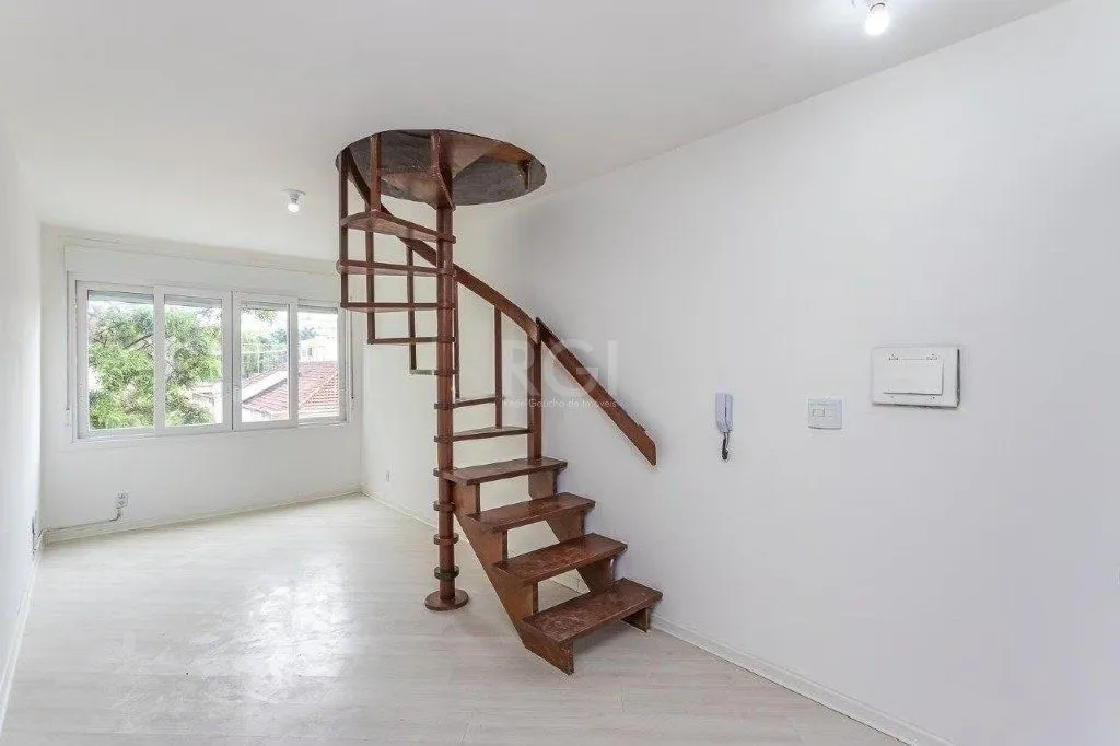 Imagem Cobertura de 140m² - 3 dormitórios, 2 banheiros, terraço com churrasqueira e 1 vaga de garagem no Bom Jesus