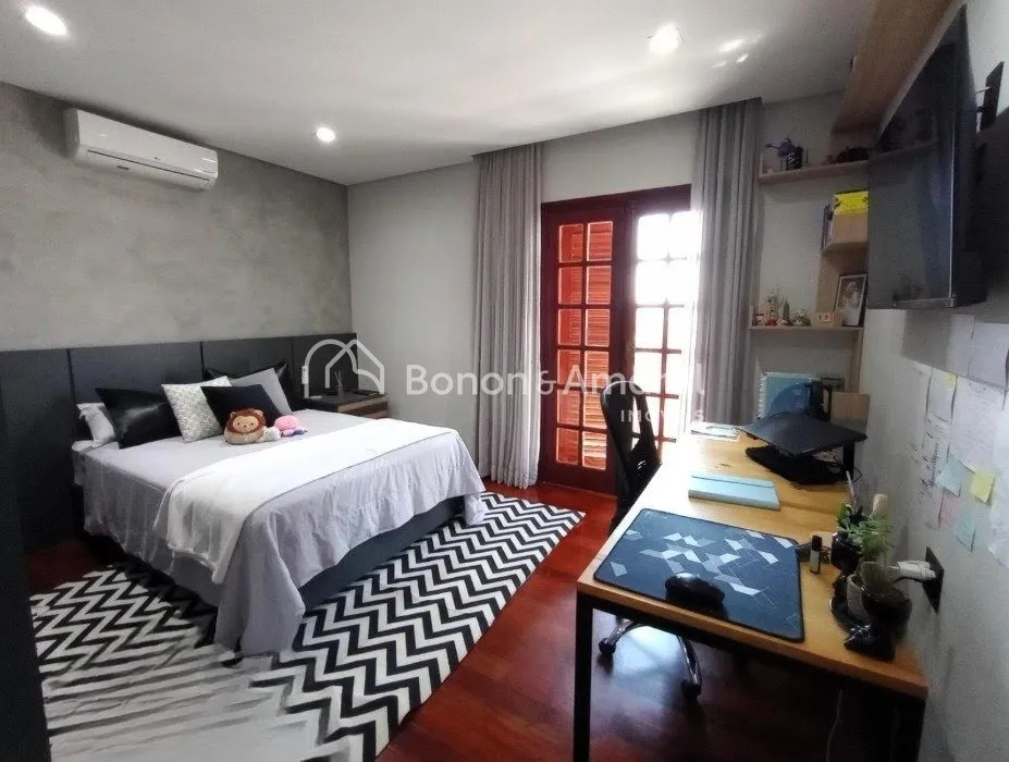 Imagem Casa com 4 Quartos e 6 banheiros à Venda, 288 m² por R$ 1.090.000