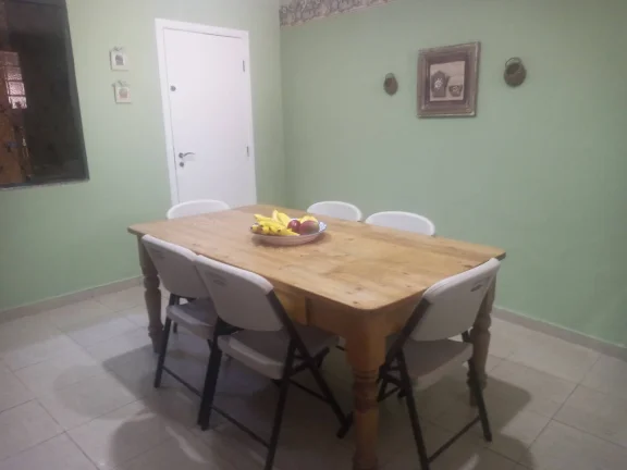 Imagem Casa com 4 Quartos e 4 banheiros à Venda, 228 m².