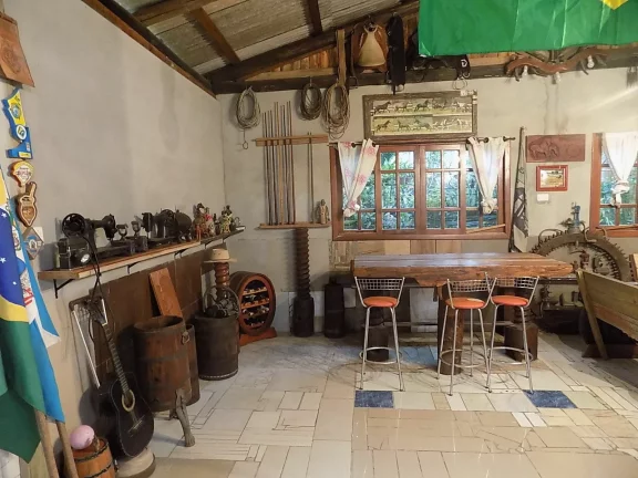 Imagem Imperdível! Casa Charmosa em Garopaba-SC com 3 Quartos, 2 Banheiros e Perto das Dunas!