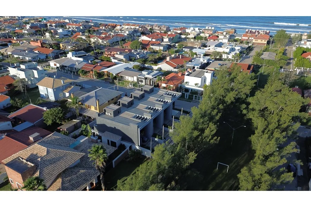 Imagem Casa à venda em Xangri-Lá, Centro, com 4 quartos, 155,48m2
