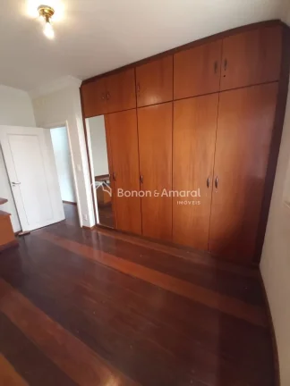 Imagem Localizada no sofisticado Residencial Parque dos Ipês, esta casa impressiona pelo espaço generoso ...