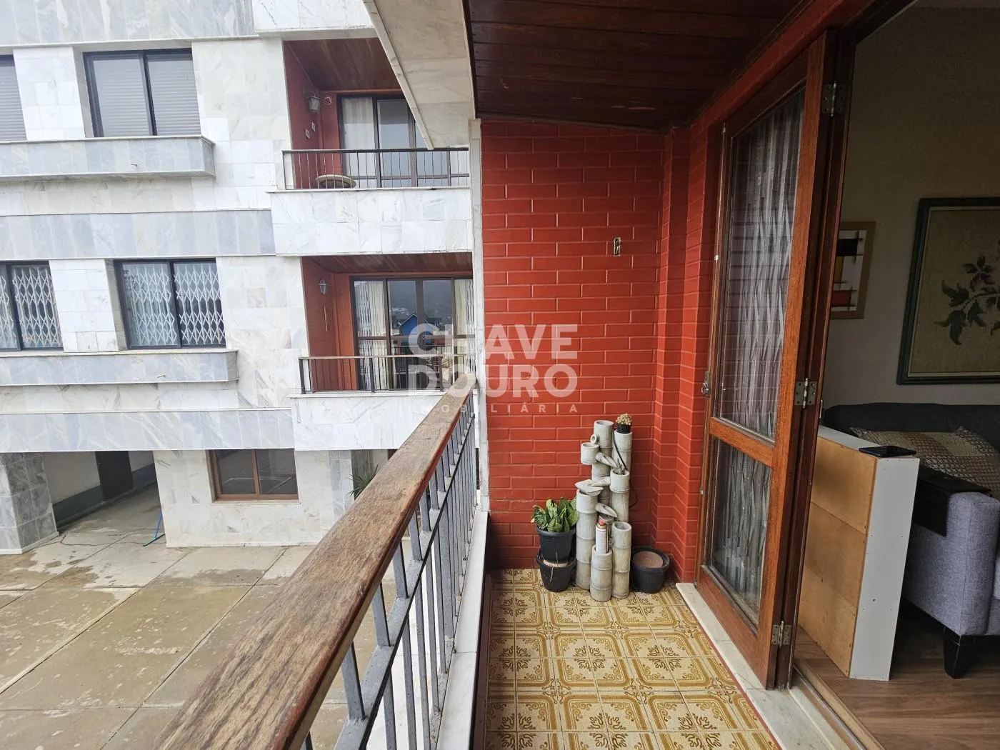 Imagem Apartamento de 3 quartos e varanda perto da Feirinha do Alto!
