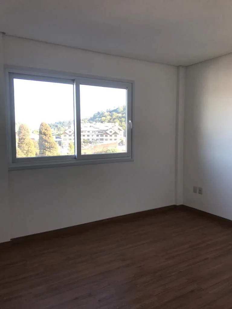 Imagem Cobertura à venda em Gramado, Av. Central, com 4 quartos, 128m2