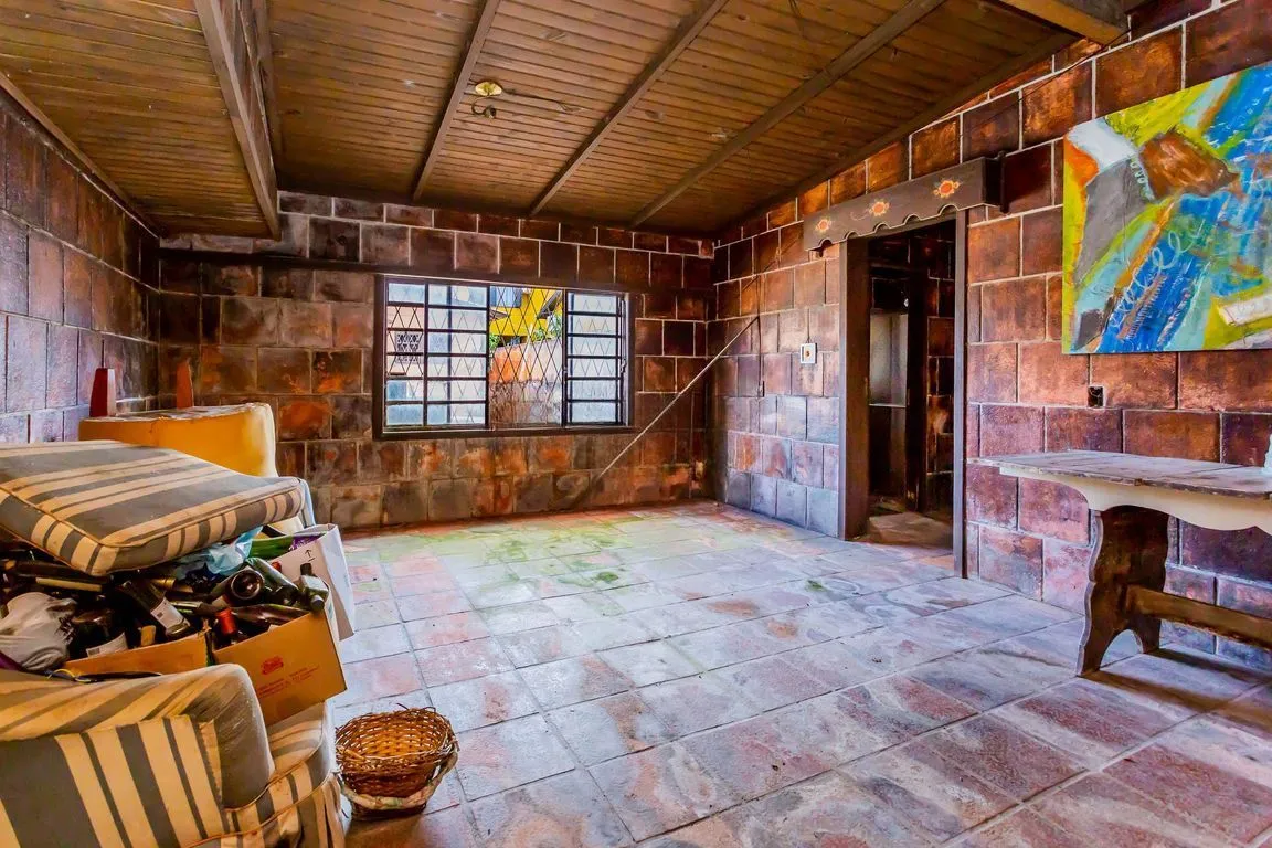 Imagem Casa de 3 dormitórios no Bairro Vila Jardim - Porto Alegre