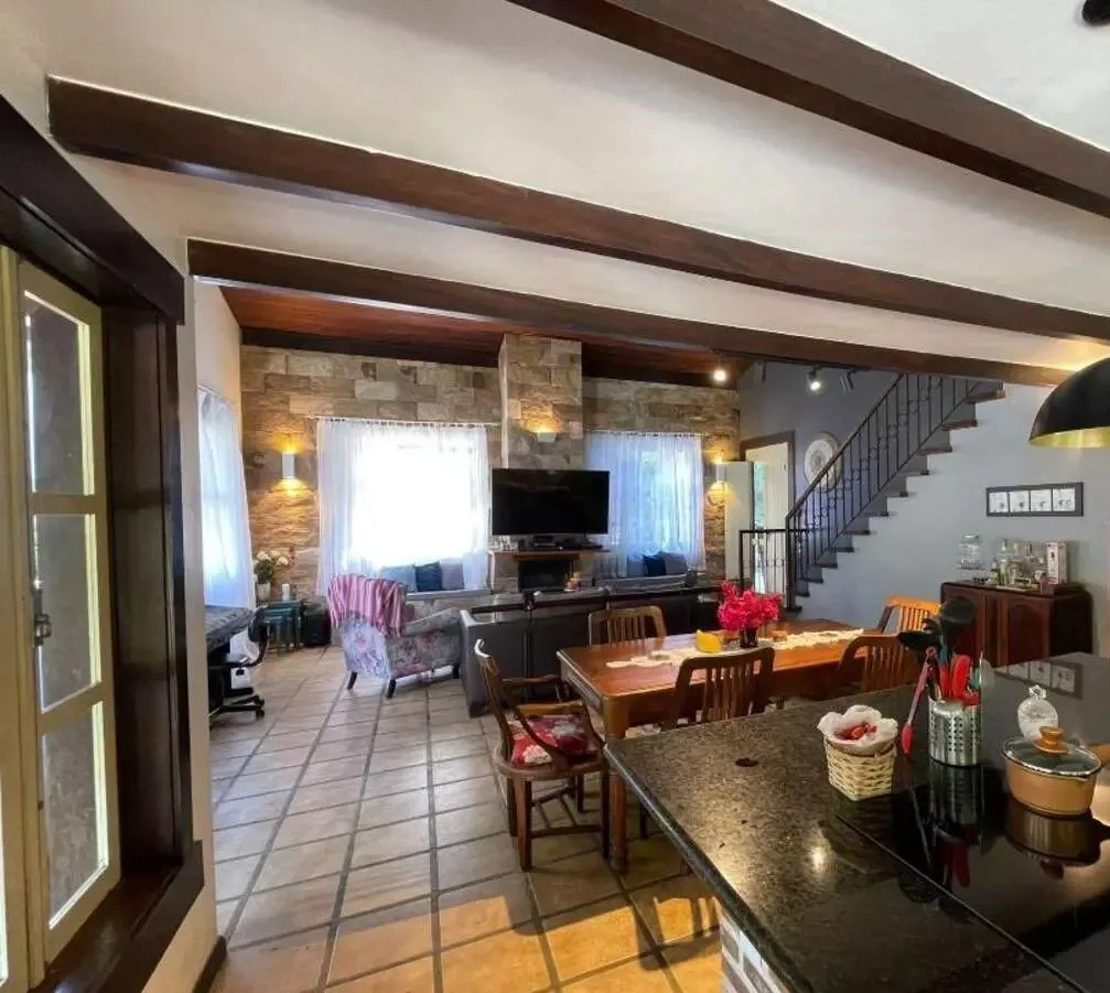 Imagem Casa para Venda em Petrópolis / RJ no bairro Araras