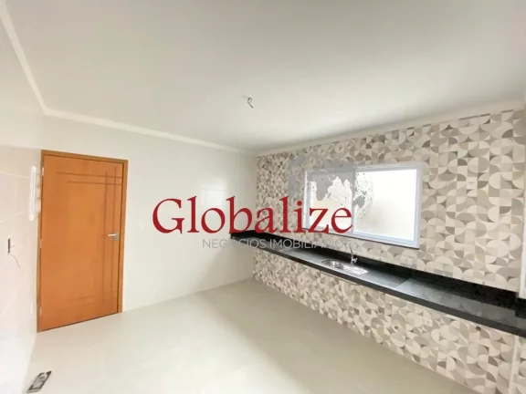 Imagem CASA SOBREPOSTA COM 4 QUARTOS,SENDO 2 SUÍTES,5 BANHEIROS,2,VAGAS NO BAIRRO DO CAMPO GRANDE EM SANTOS POR R$1.550.000,00
