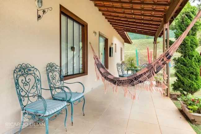 Imagem Maravilhosa Chacara na cidade de Atibaia - 3 dormitórios, piscina, espaço gourmet e 1000m² de terreno.