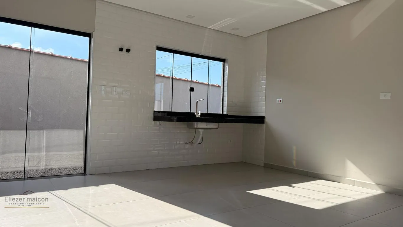 Imagem Sobrado a venda de 3 quartos no bairro Santa Teresa em Poços de Caldas - MG