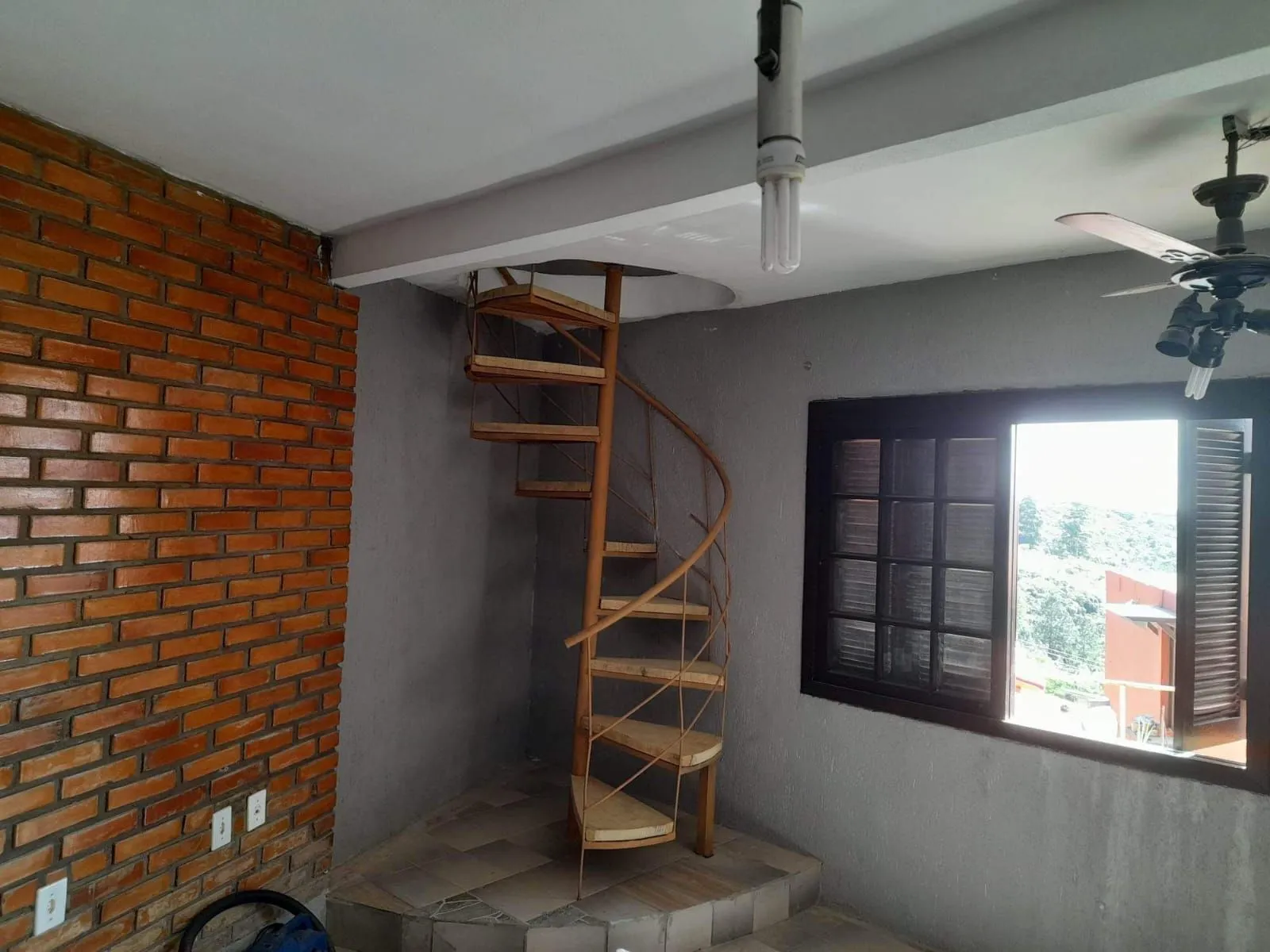 Imagem Casa à venda com piscina no bairro Glória, Zona Sul de Porto Alegre - 207m² construídos, pátio amplo e excelente potencial residencial