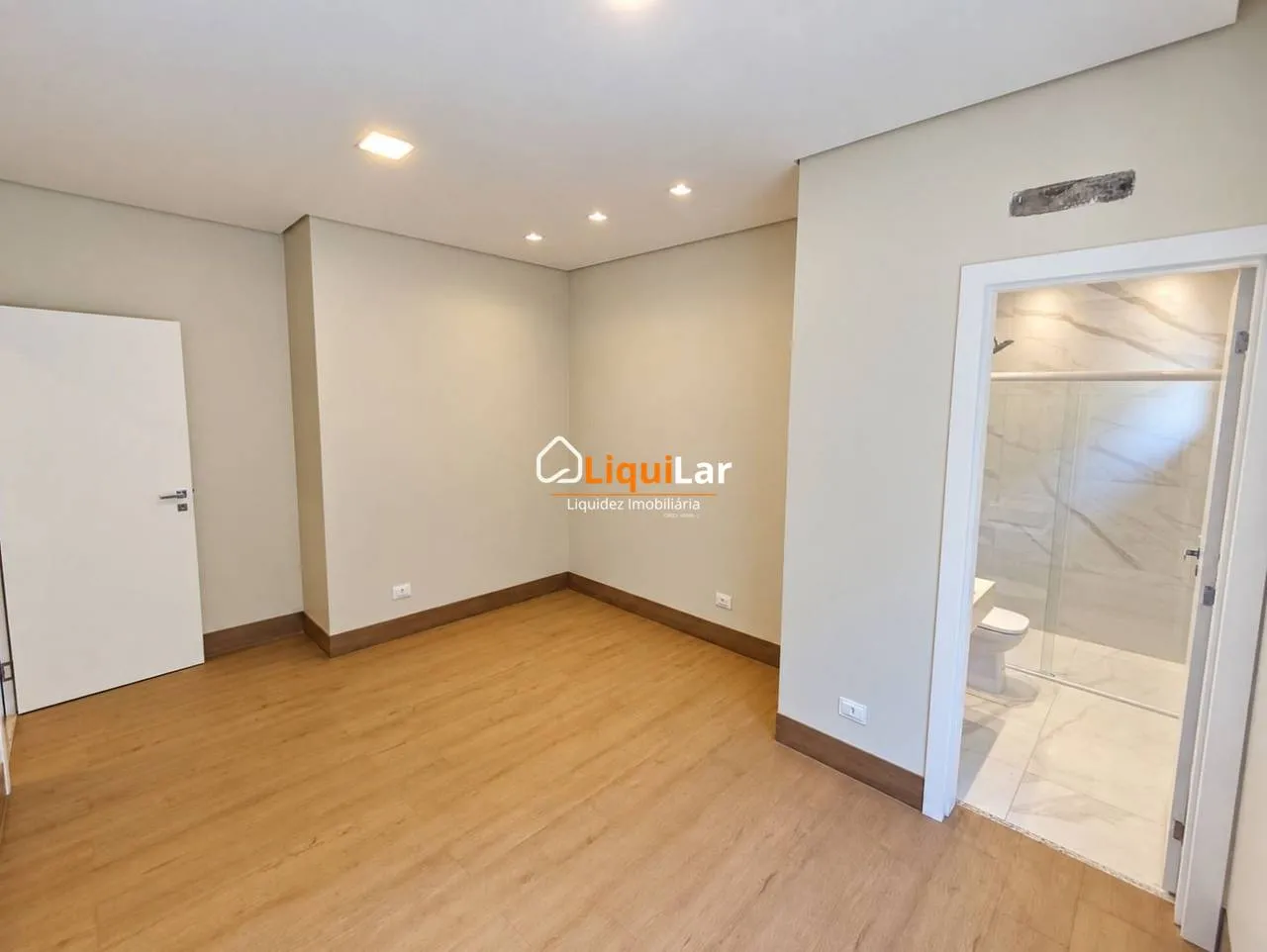 Imagem Residencial Alphaville II | Casa Térrea de Alto Padrão com 3 Suítes, Piscina Aquecida e Energia Fotovoltaica