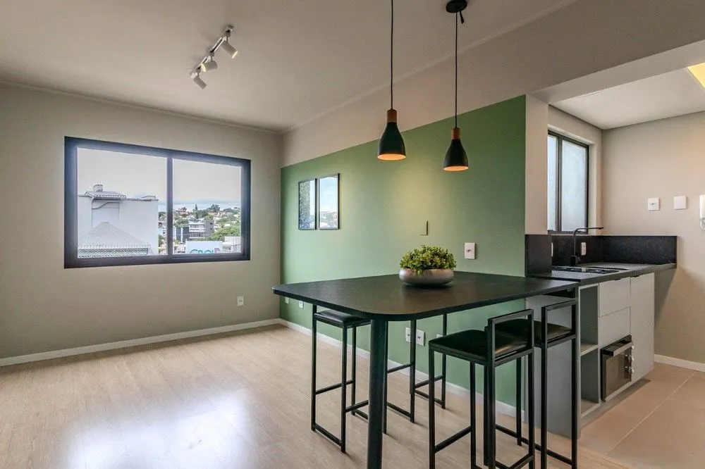Imagem Apartamento 1 dormitório reformado excelente localização - Porto Alegre