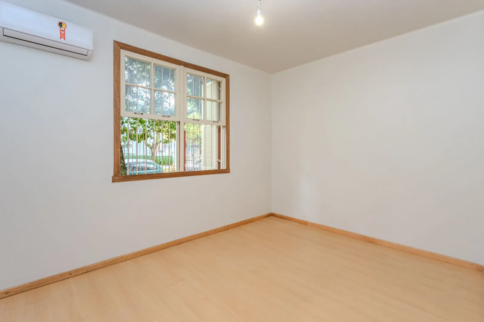 Imagem Apartamento no bairro Petrópolis de 2 dormitórios térreo com pátio DESOCUPADO