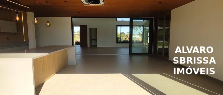 Imagem Casa de alto padrão, térrea com 5 suites, totalmente climatizada e com linda piscina.