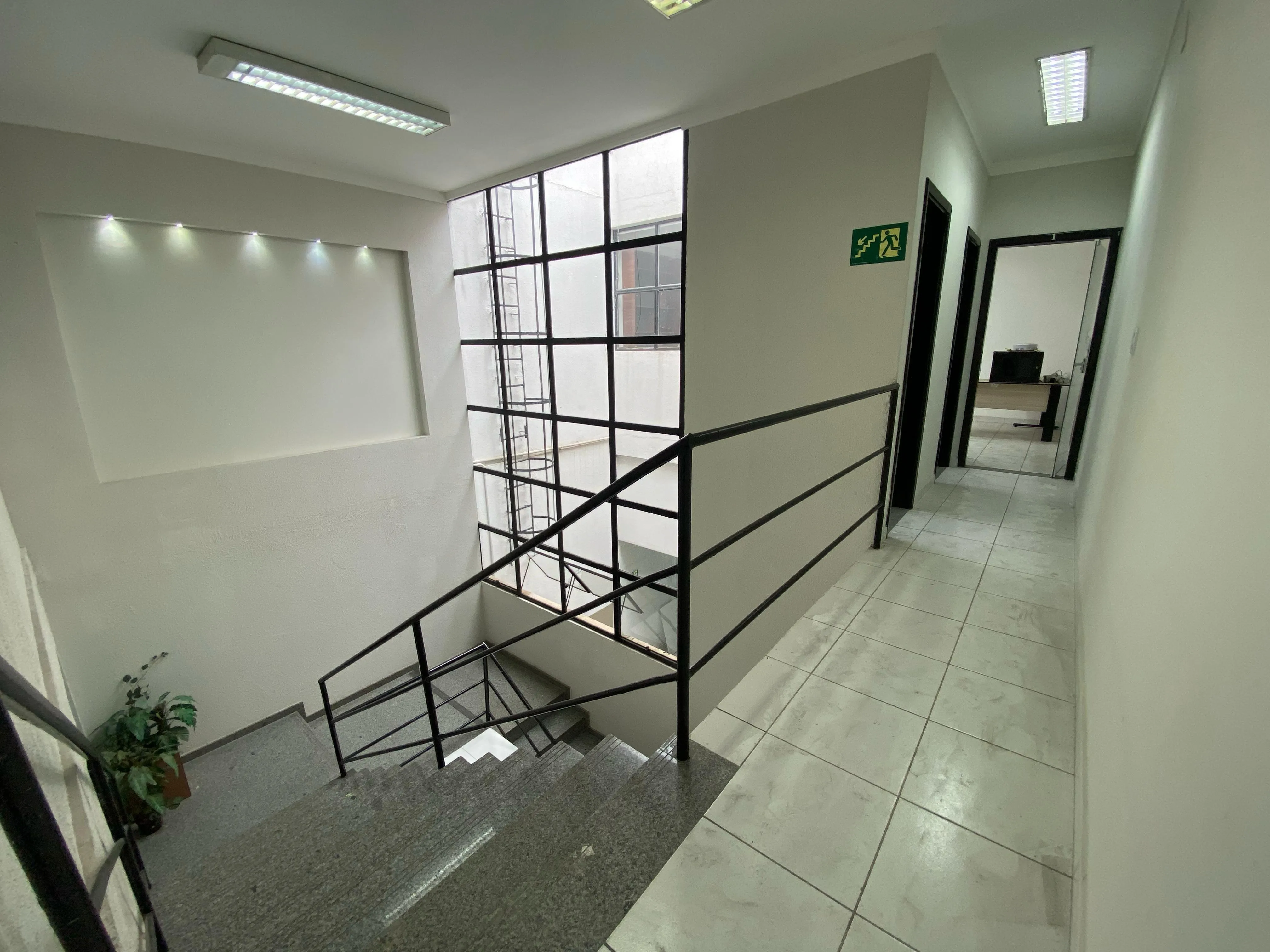 Imagem Oportunidade, Compra ou Locação de Prédio Comercial na Av. São Paulo à 3min. do Centro