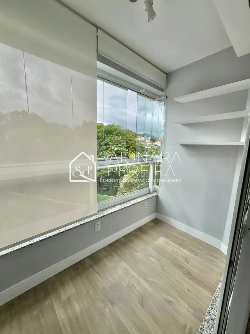 Imagem Apartamento à venda com 3 dormitórios e vista panorâmica no Itaguaçu, Florianópolis
