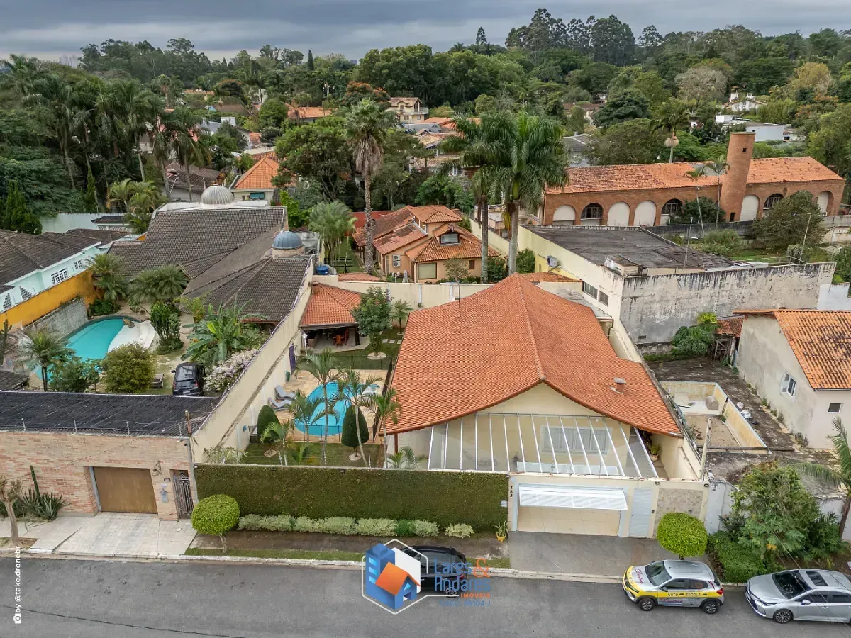 Imagem Casa para venda em Interlagos com 3 quartos, sendo 1 suíte, 379m²