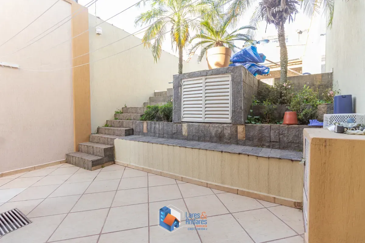 Imagem Sobrado para venda em Vila Mangalot com 4 quartos, sendo 2 suítes, 414m²