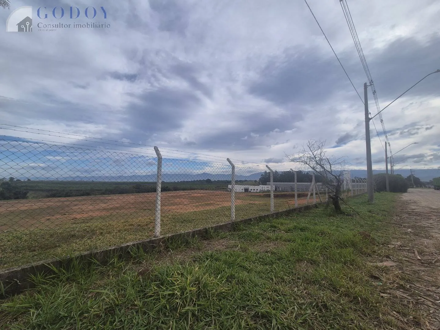 Imagem Terreno Industrial - Entrada de Pindamonhangaba - Próximo à Rod. Pres.Dutra