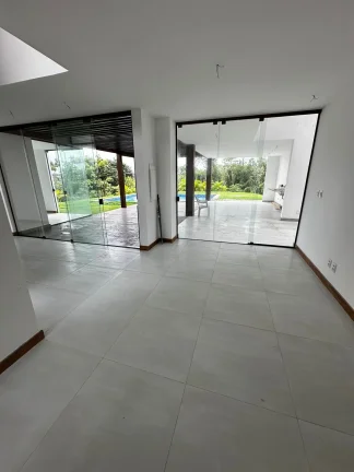 Imagem Oportunidade: Casa em Condomínio com Infraestrutura Completa em Praia do Forte, Mata de São João