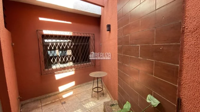 Imagem Casa com 3 dormitórios e suíte no bairro Fabrício em Uberaba