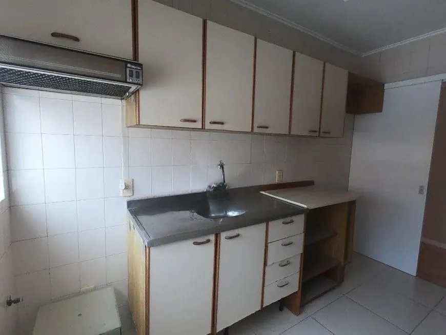 Imagem Apartamento com 2 quartos e 72m² à venda em Menino Deus, Porto Alegre.