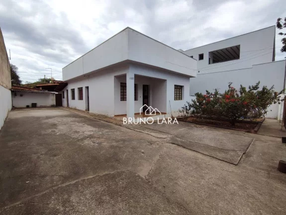 Imagem Casa com 3 dormitórios para alugar, 120 m² por R$ 4.000,00/mês - Centro - Igarapé/MG