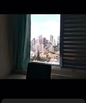 Imagem Excelente apartamento, bem ventilado, 1 dormitório com piso laminado, living para 2 ambientes, banh...