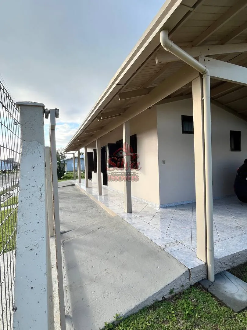 Imagem Casa de esquina próxima do mar à venda em Imbé RS