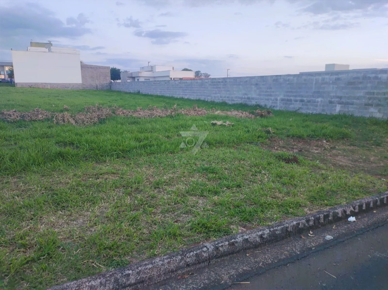 Imagem Terreno no Condomínio Jacarandá em Engenheiro Coelho - 500m² de Oportunidades!
