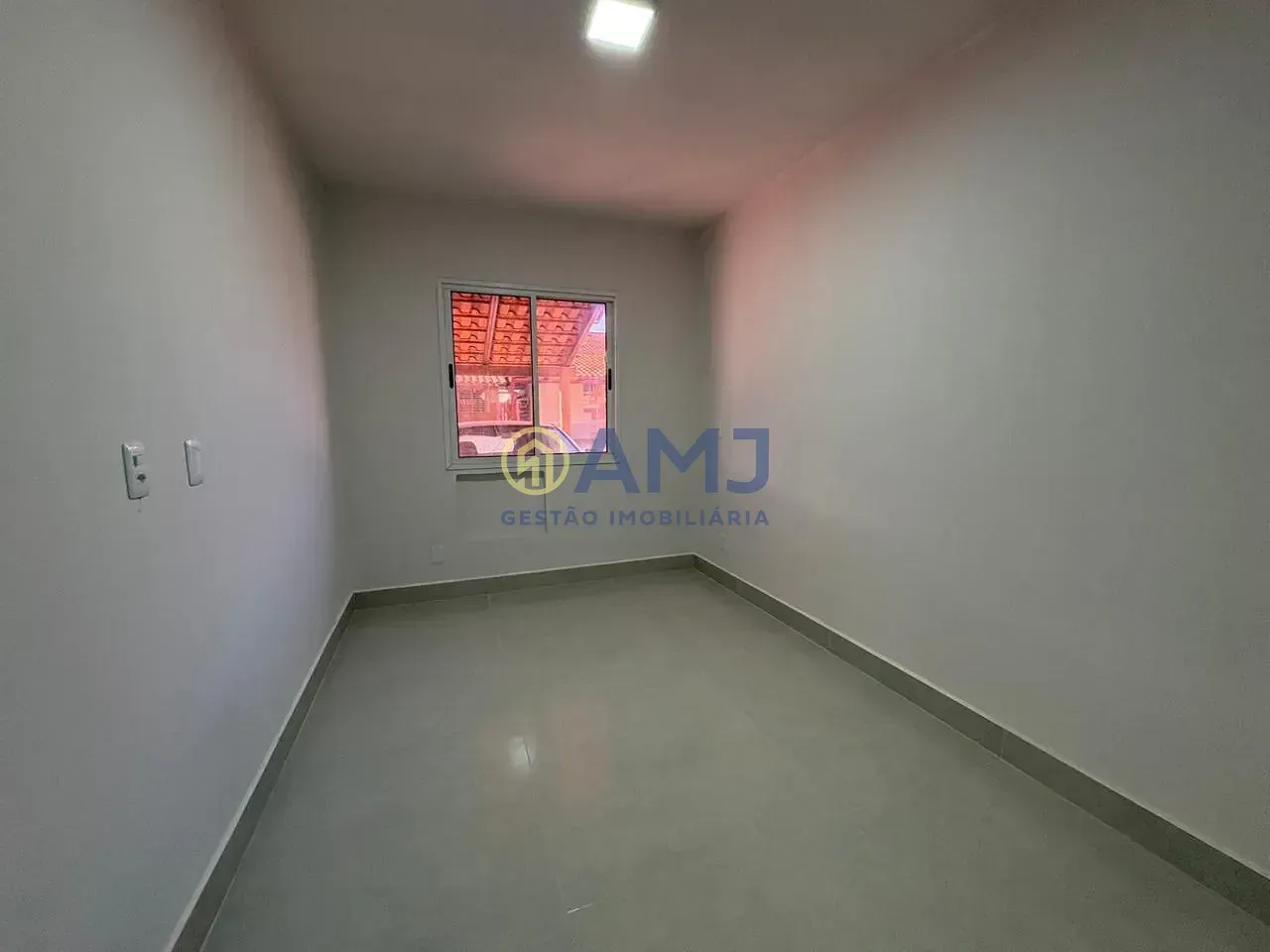 Imagem Casa Totalmente Reformada no Setor Orientville!