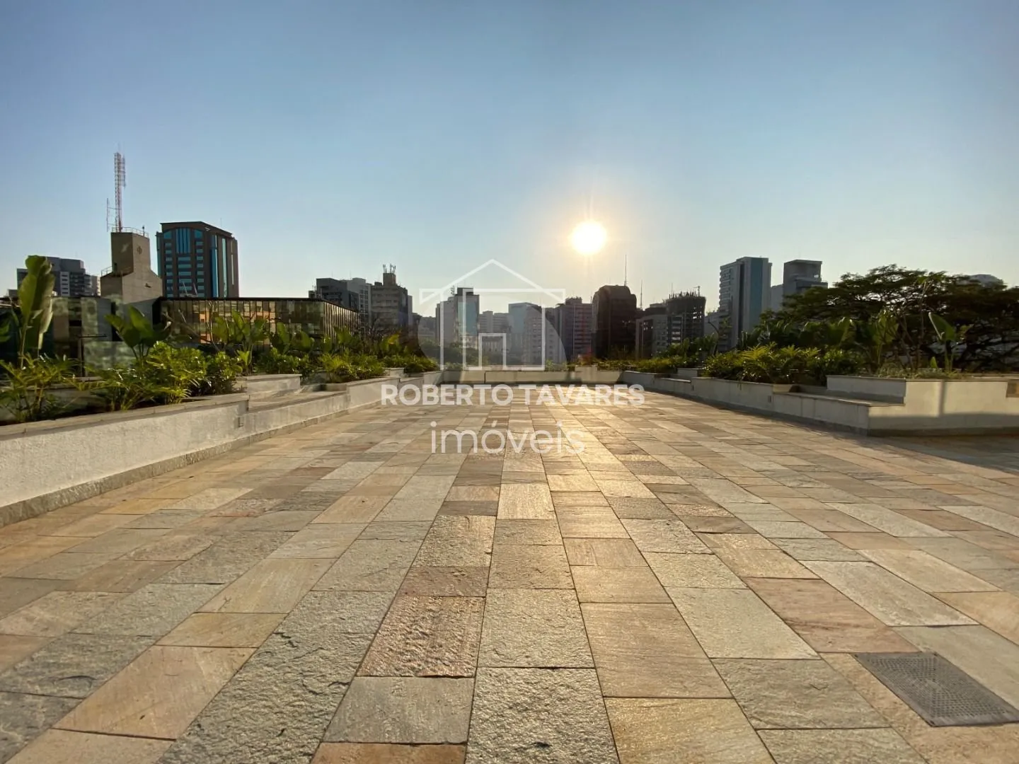 Imagem Prédio Inteiro de 10640m² no bairro Liberdade, em São Paulo