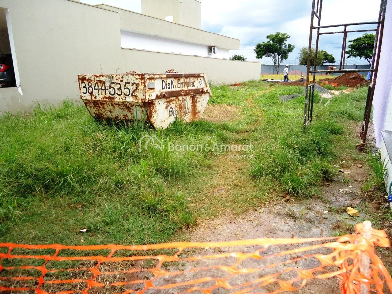 Imagem Terreno à venda em condomínio em Paulínia, 300 m2, plano, ótima localização. Aguardando a construção de sua casa.Lazer e segurança!