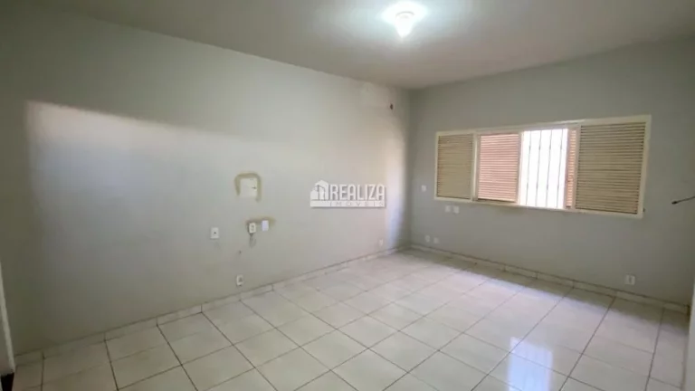 Imagem Casa à venda no bairro São Benedito, Uberaba: 4 dormitórios, 2 suítes, área de lazer