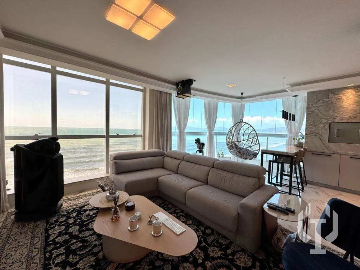 Foto do imóvel Apartamento Frente Mar Finamente Mobiliado e Decorado, com 4 Suítes, em Itapema.