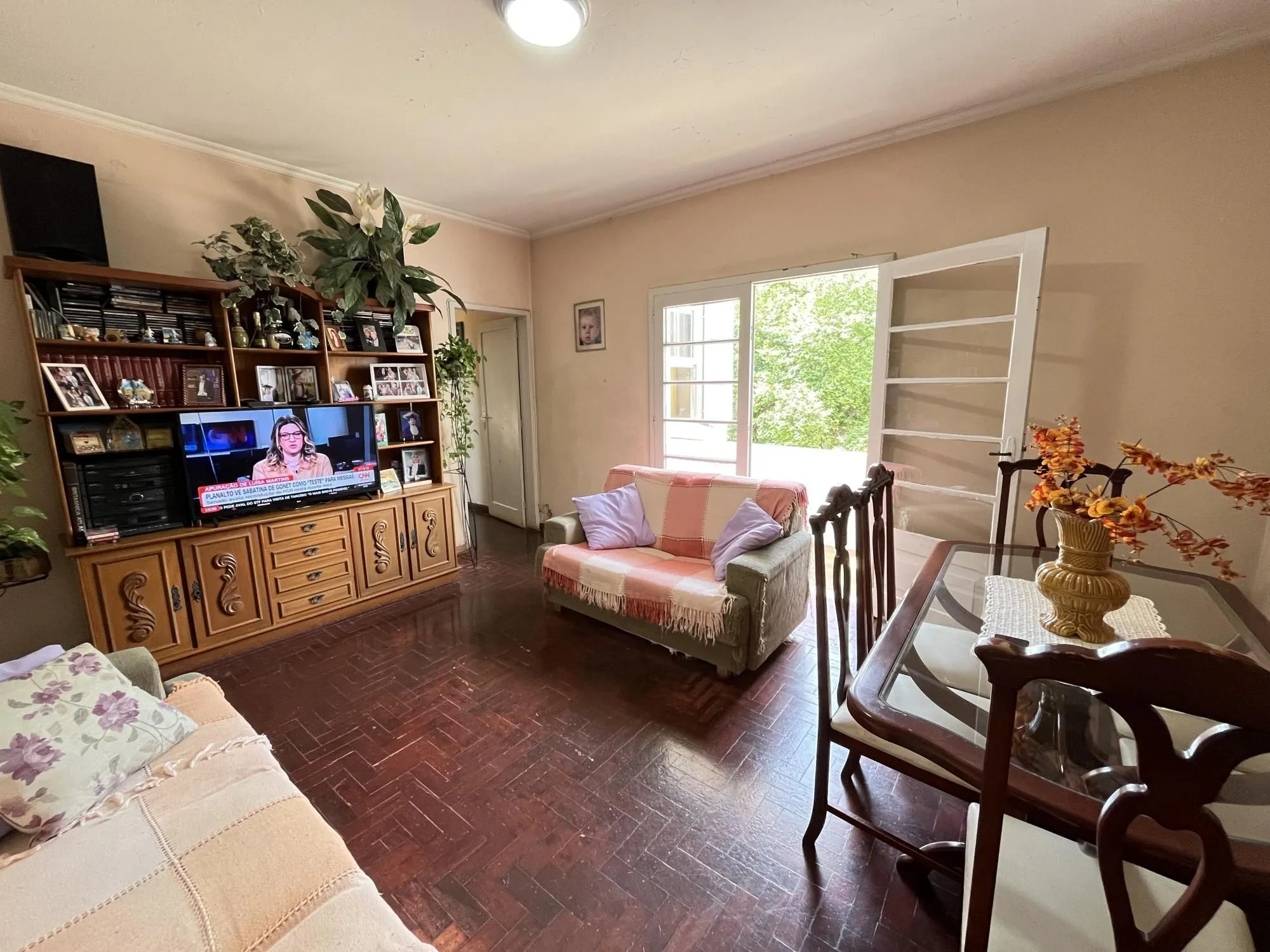Imagem Apartamento de 3 quartos com dependência de empregada bairro Moinhos de Vento
