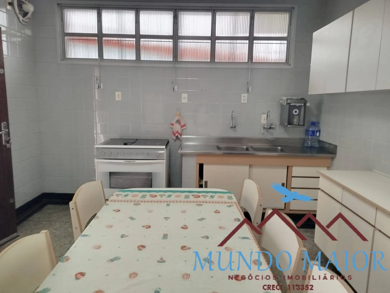 Imagem Oportunidade na Vila Gilda: Terreno Amplo com 2 Casas Térreas!
