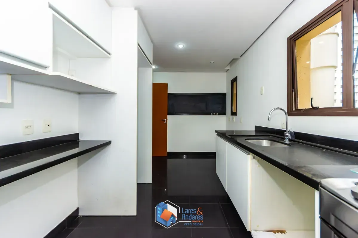 Imagem Duplex para venda em Indianópolis com 3 quartos, sendo 3 suítes, 198m²