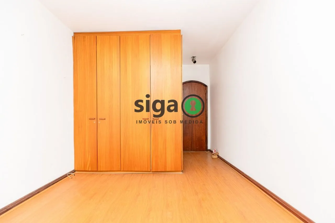 Imagem CASA Á VENDA , COM 327 m2 útil, 5 VAGAS GARAGEM