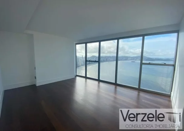 Imagem Frente ao Mar para Venda em Balneário Camboriú / SC no bairro Centro