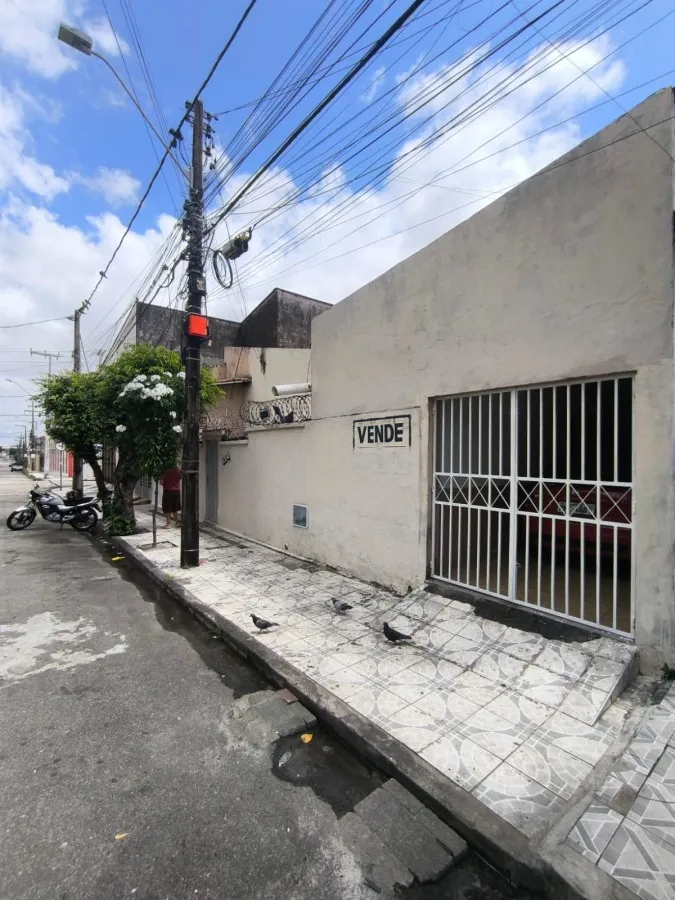 Foto do imóvel Casa para Venda em Fortaleza, Parque Araxá, 3 dormitórios, 4 banheiros, 2 vagas em Rua Padre Guerra, 264 - Parque Araxá, Fortaleza - CE