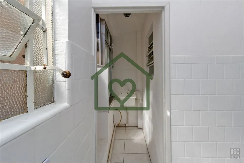 Imagem Apresentamos um encantador apartamento de dois dormitórios localizado no coração do Centro Histó...