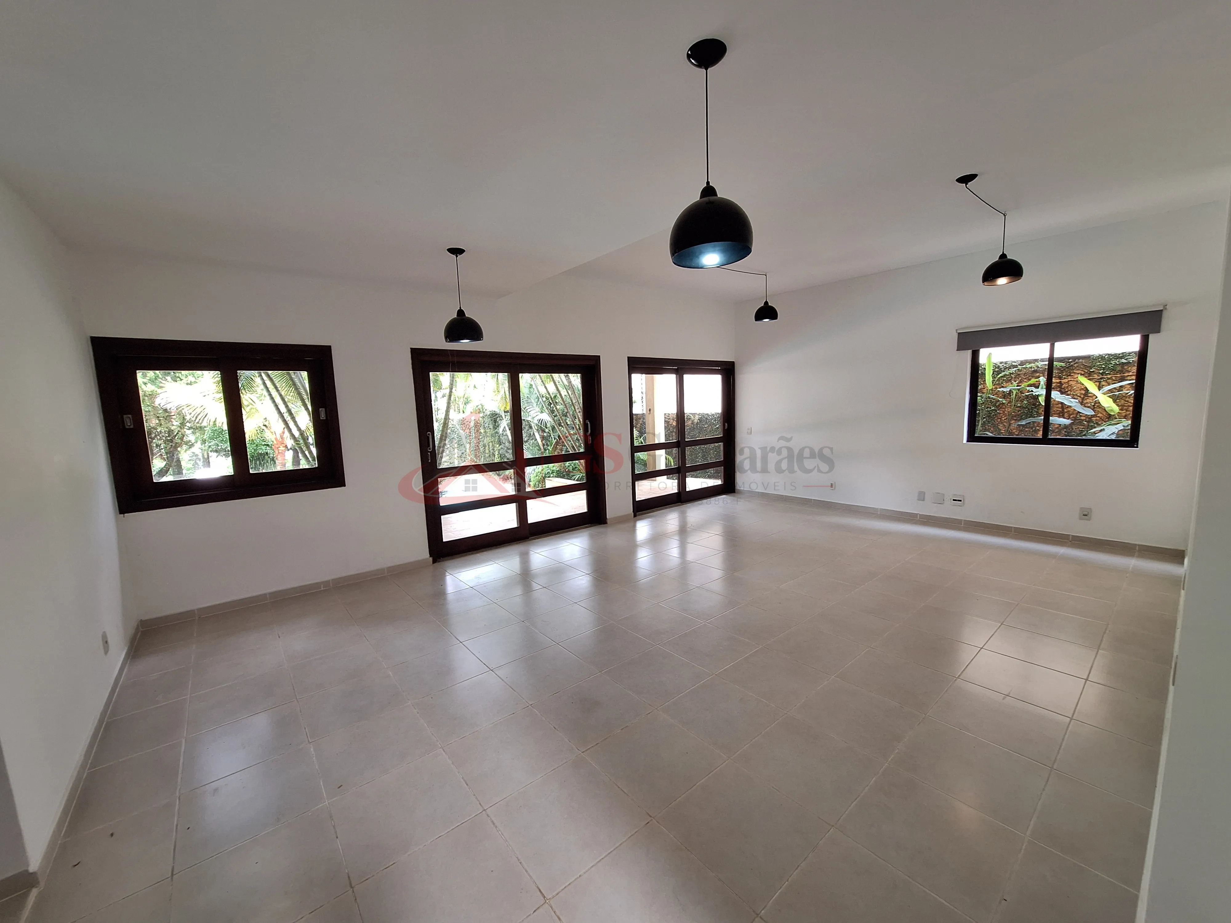 Imagem Casa no Residencial 10 - 421,06 m², 1 dormitório | Alphaville