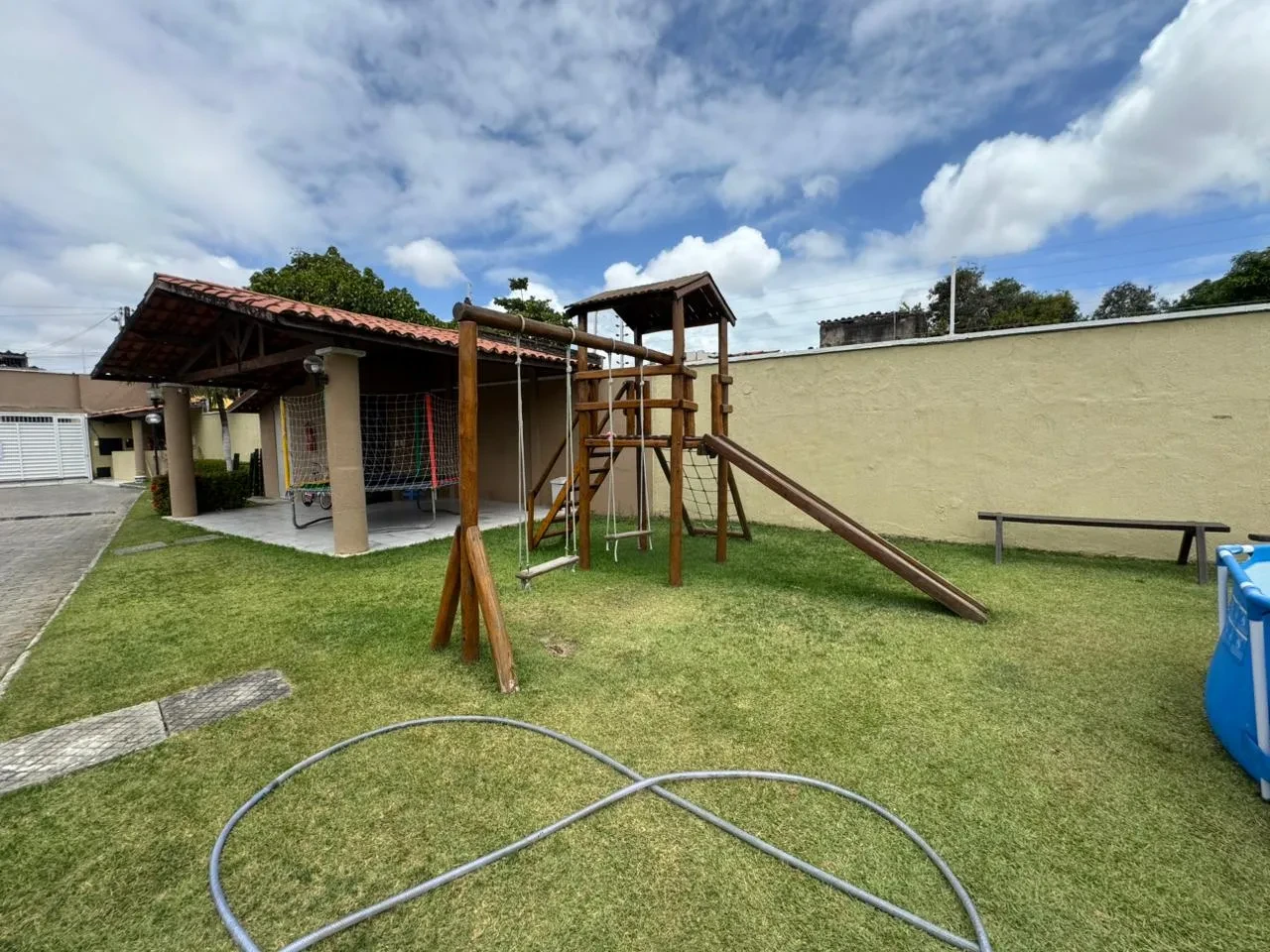 Imagem Casa de Condomínio com 3 Quartos à Venda, 140 m² em Engenheiro Luciano Cavalcante - Fortaleza