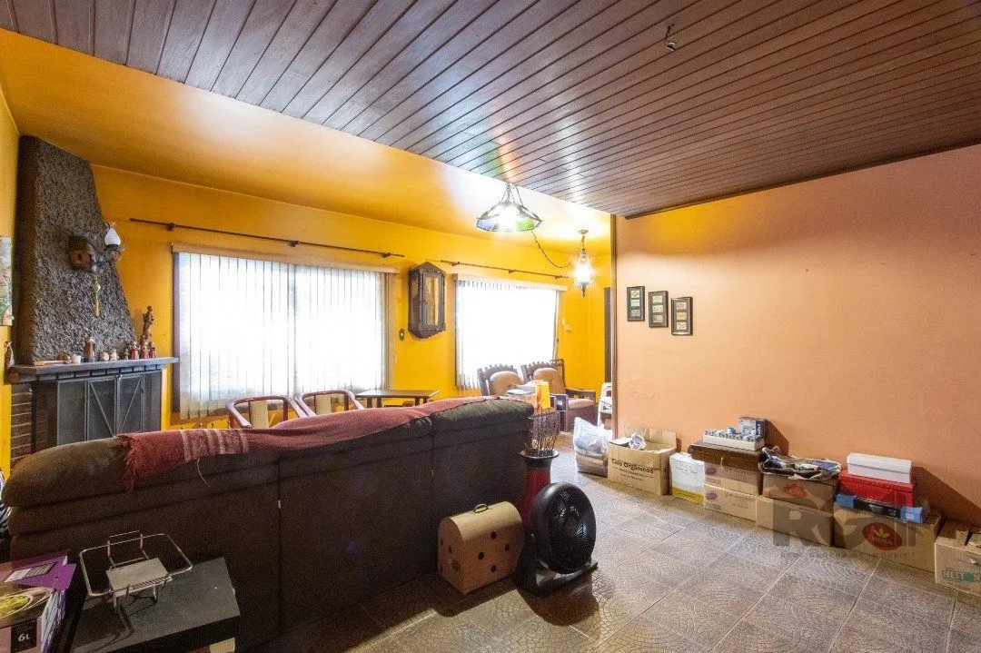 Imagem Casa para Venda - 500m², 4 dormitórios, sendo 1 suites, 4 vagas - Coronel Aparício Borges