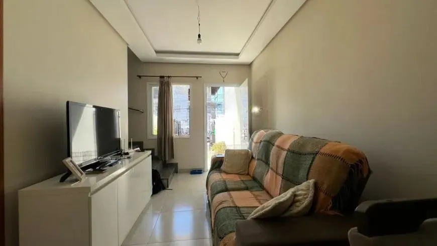 Imagem Casa a venda no bairro São José com 2 quartos / 2 suítes / 3 banheiros