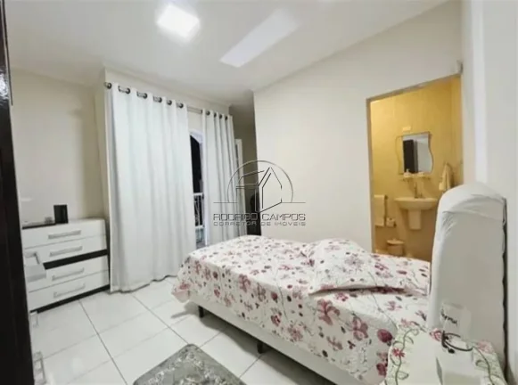 Imagem Maravilhoso Sobrado à Venda no Boqueirão, Praia Grande - 3 Quartos e Piscina