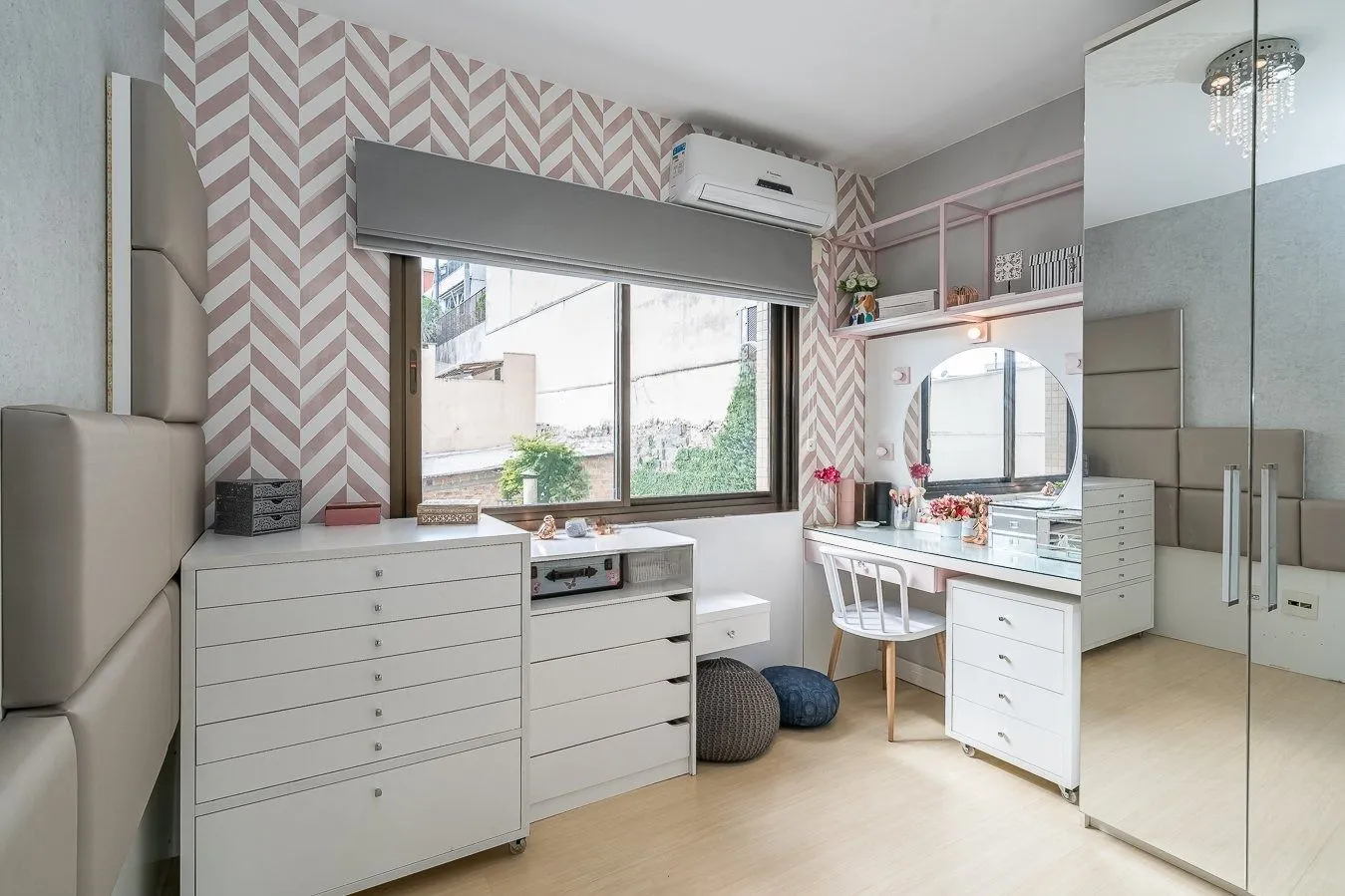 Imagem Apartamento de 3 dormitórios com 1 suíte, semimobiliado.