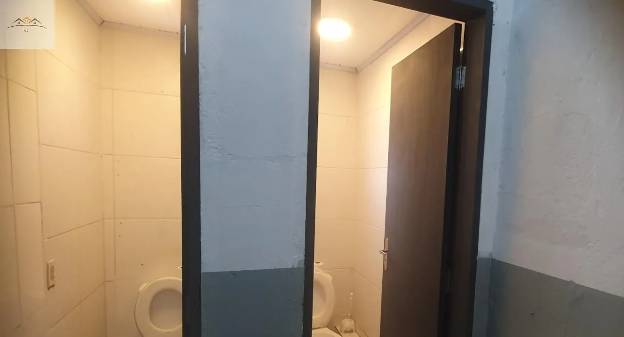 Imagem Galpão para locação no Centro de Osasco 223m² 2 wc 2 salas.