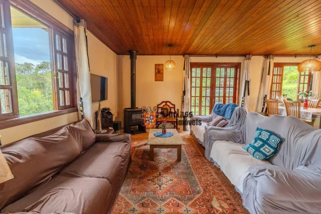 Imagem Chácara com 4 dormitórios à venda, 5850 m² por R$ 750.000,00 - Parque da Ferradura - Campos do Jordão/SP